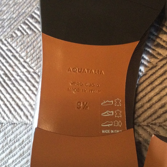 Aquatalia size 9.5 silver and black loafers for women Condition is pristine NWT - Picture 8 of 8